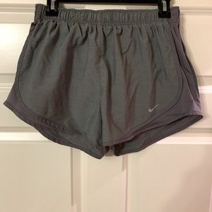 Nike shorts Size: M